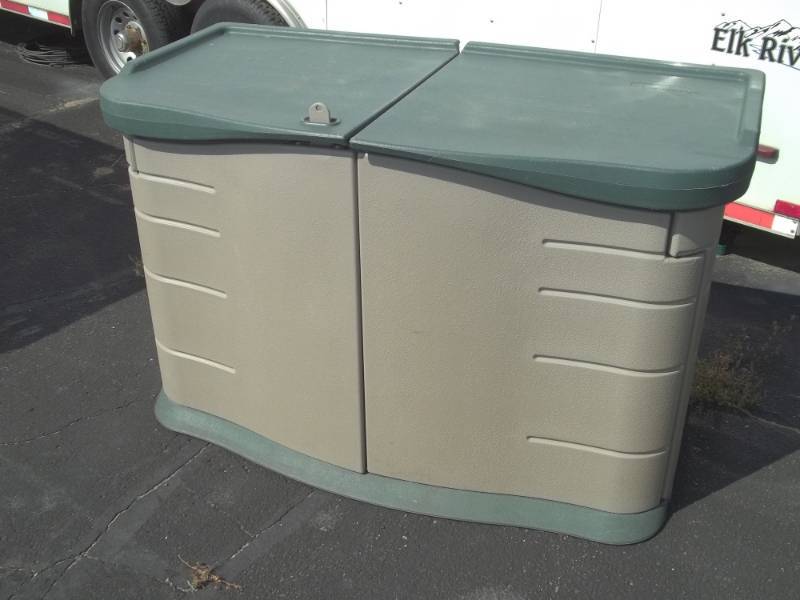 lot 280 image: Rubbermaid Garden Storage Trunk
