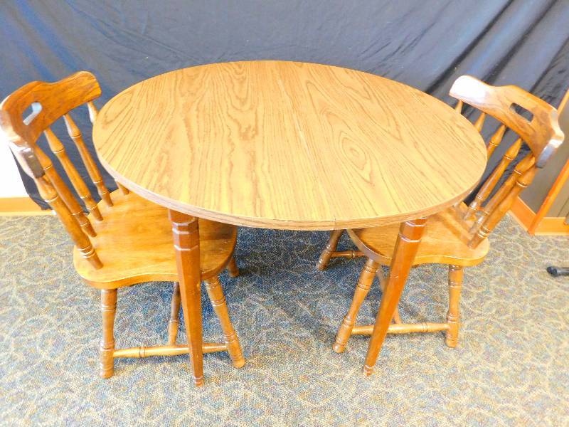 lot 2 image: Vintage Kitchen Table & (2) Chairs