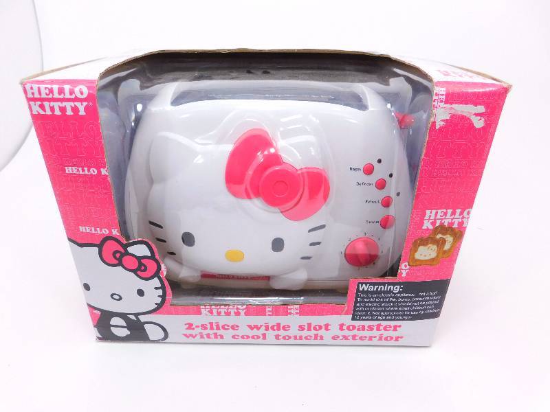 lot 5 image: New Hello Kitty Toaster