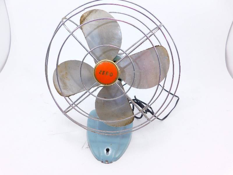 lot 8 image: Vintage Zero Fan