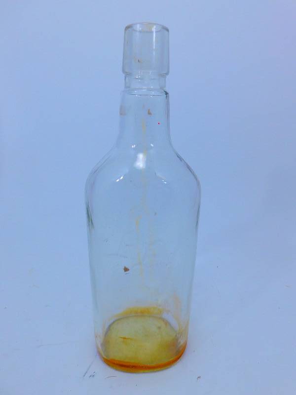 lot 28 image: Large Vintage Ancient Age (AA) Glass Liquor Bottle