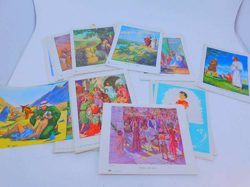 lot 29 image: Large Lot of Vintage Scripture Press Foundation Religious Prints