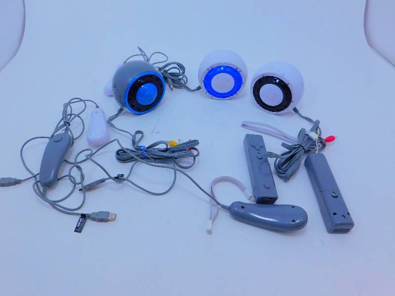 lot 32 image: Senario Entertainment Game Console