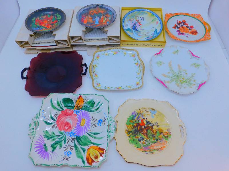 lot 36 image: Lot of Vintage Collectible Plates