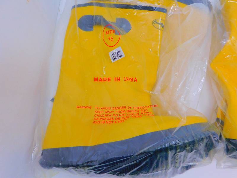 lot 42 image: Lot of (2) New Rubber Boots - Size 15 (Fits about size 9 shoes)