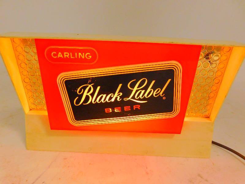 lot 73 image: Vintage Light-Up Beer Sign