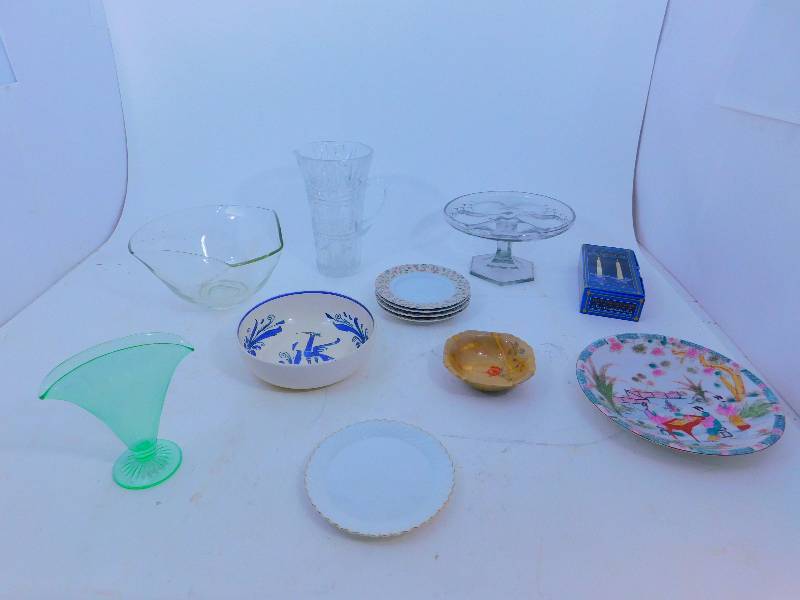 lot 90 image: Lot of Glass Items including a Vaseline Glass Vase
