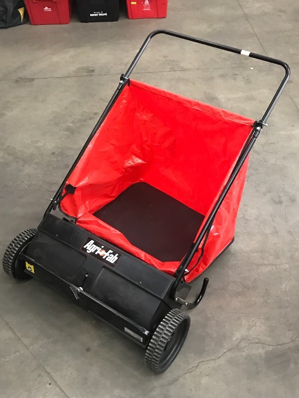 lot 2 image: Agri-Fab LeafLawn Sweeper
