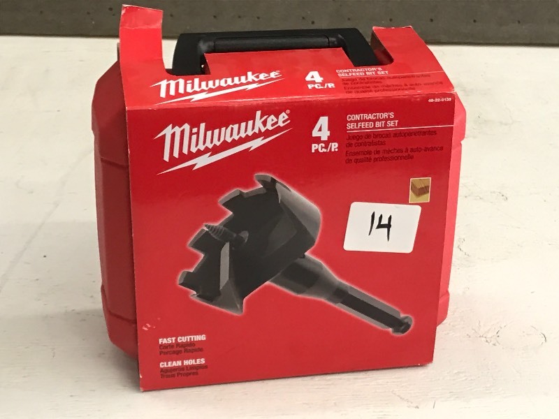 lot 14 image: Milwaukee Bit Set