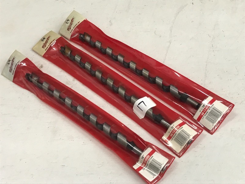 lot 17 image: (3) Milwaukee Bits