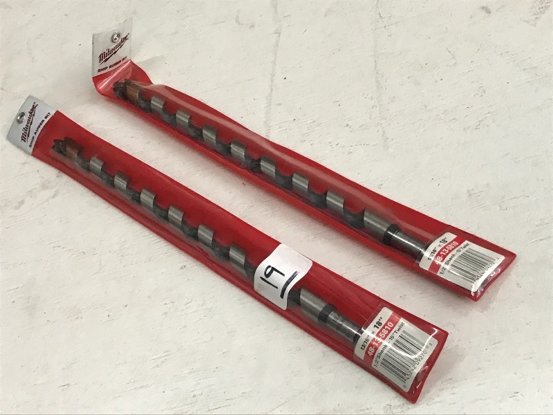 lot 19 image: (2) Milwaukee Bits