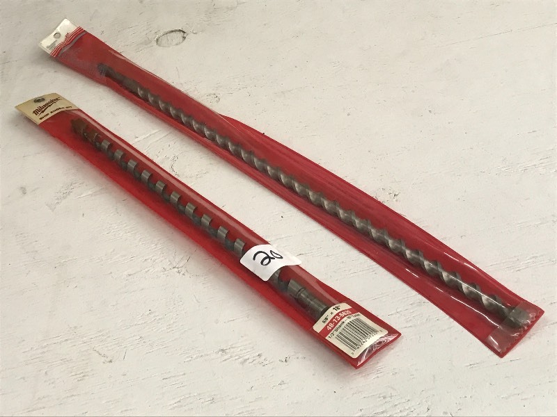 lot 20 image: (2) Milwaukee Bits