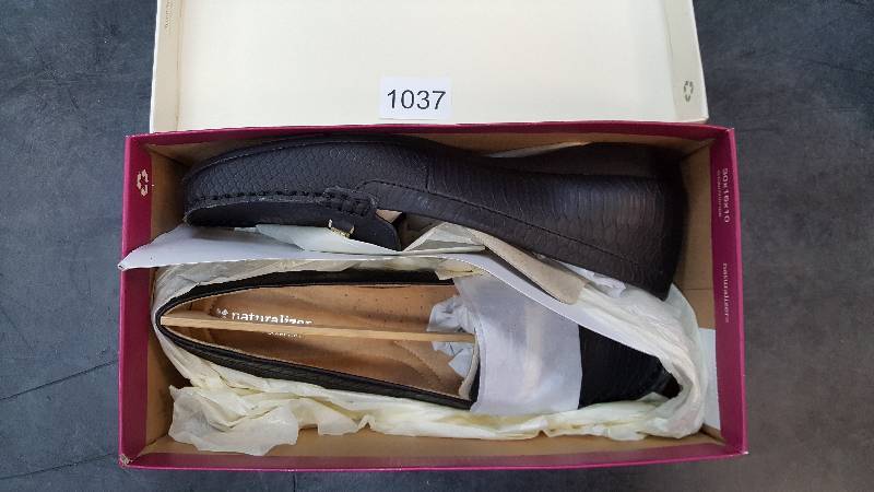 lot 1037 image: Womens Naturalizer WM GADGET Casual Shoe  Shoes - Wide Black size 10