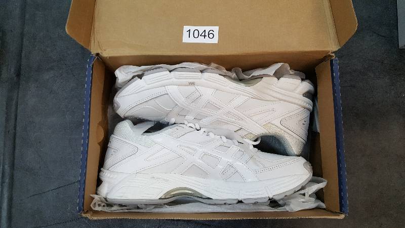 lot 1046 image: ASICS Womens Gel-190 TR Crosstrainer   Shoes White-White size 9.5