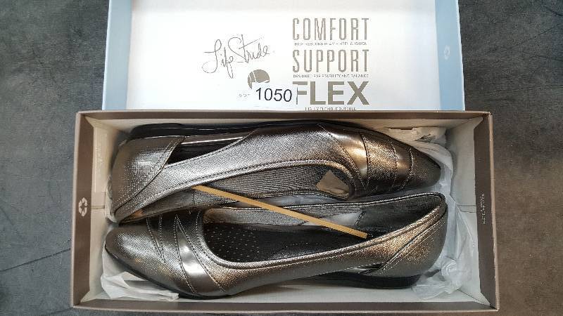 lot 1050 image: LifeStride Womens Quizzical Flat  Flats  Shoes&nbspShoe Pewter size 9