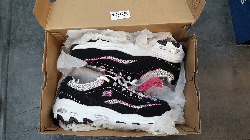 lot 1055 image: Skechers Womens DLites Lifesaver Walking Shoe  Shoes - Wide Black-Pink size 9