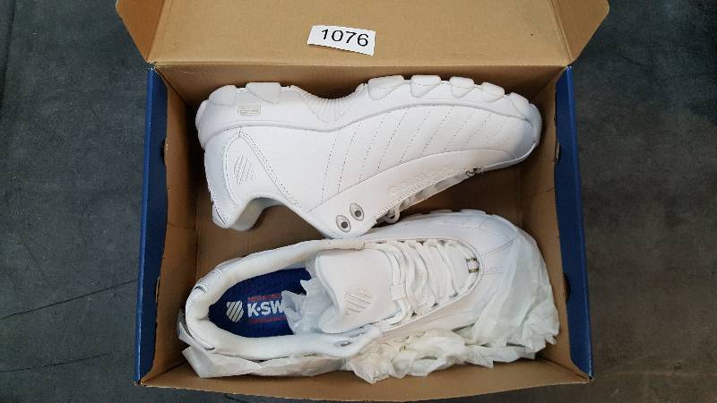 lot 1076 image: K-Swiss Womens ST329 CMF Crosstrainer  Shoes&nbspWhite-Silver size 9