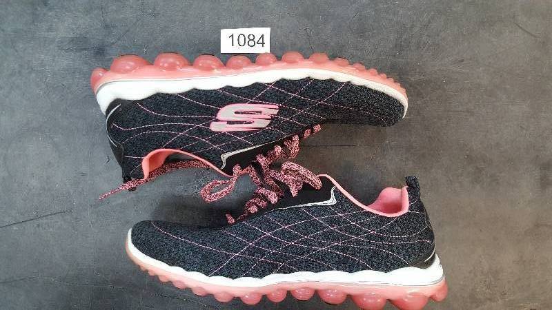 lot 1084 image: Skechers Womens Modern Edge Shoes Black-Pink size 8.5