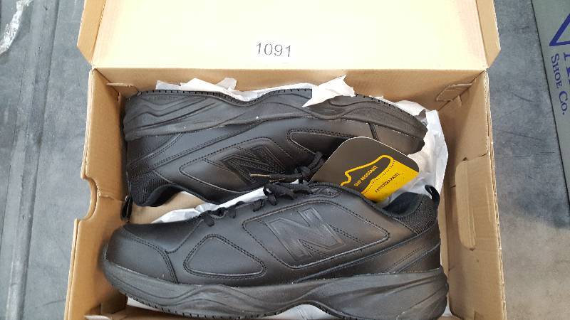 lot 1123 image: New Balance Mens 626v2 Work Shoe Black size 13