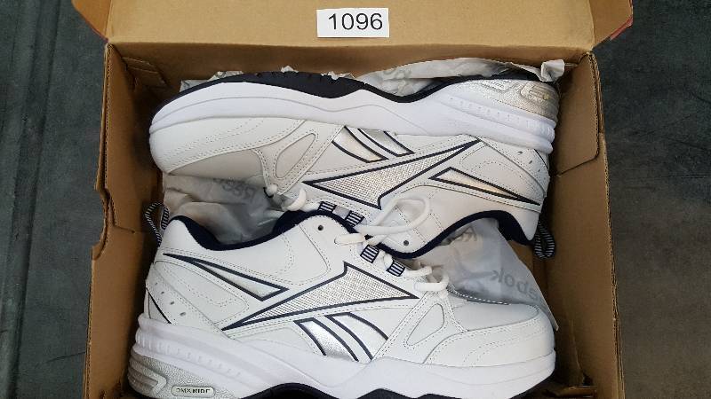 lot 1096 image: Reebok Mens Royal Crosstrainer Shoe  Shoes White-Navy size 10.5