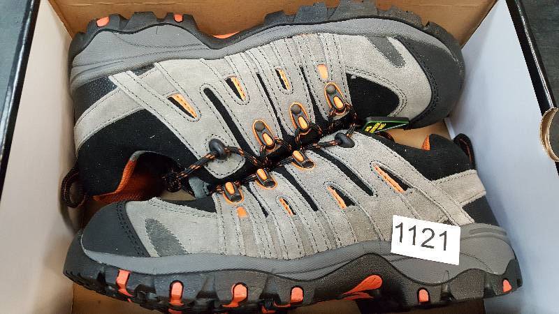 lot 1090 image: McRae Womens Low-Cut Composite-Toe Hiker Boot  Boots - Wide Gray-Orange size 11
