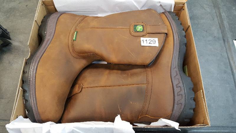 lot 1129 image: John Deere Mens Waterproof Wellington Boot Tan size 11.5