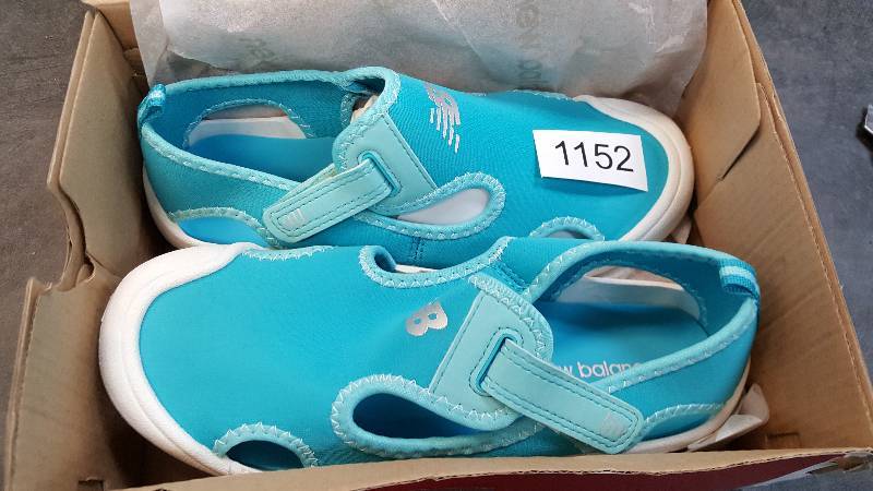 lot 1152 image: New Balance Preschool Kids Cruiser Sandal  Sandals White-Blue 3