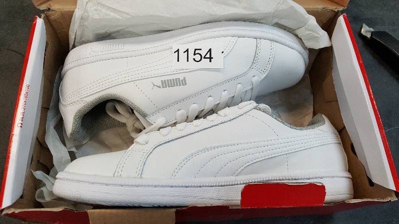 lot 1154 image: Puma Kids Junior Smash Fun Shoe  Shoes White-White size 4
