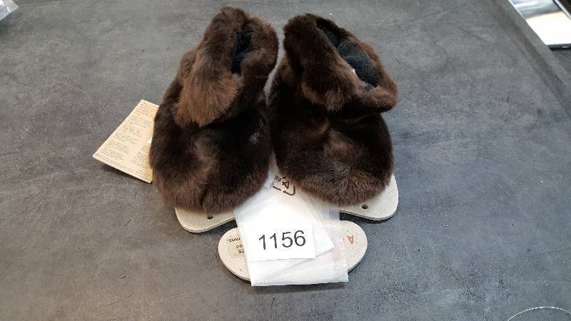 lot 1156 image: Acorn Toddlers Easy Bootie Boot  Boots Slipper Chocolate X Large (18 - 24 months)