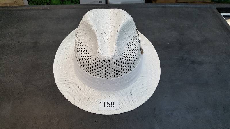 lot 1158 image: Mens Stacy Adams Toyo Open-Weave Fedora White Large