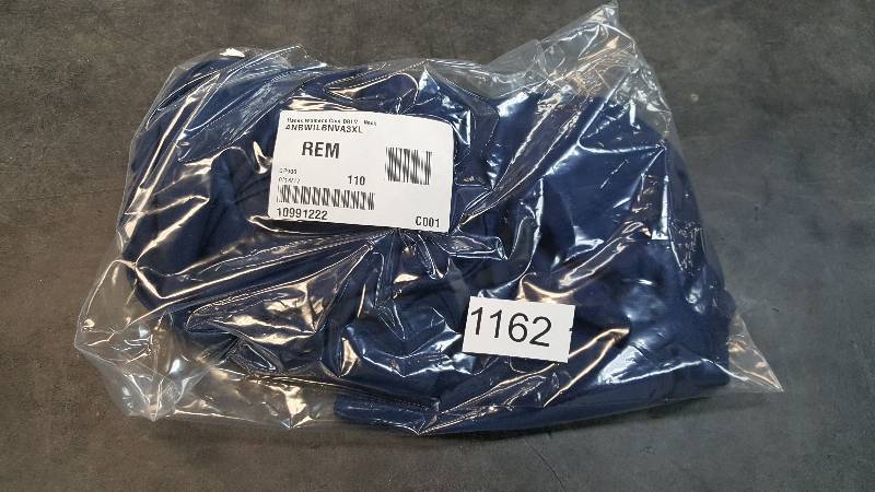 lot 1162 image: Hanes Womens Cool DRI V-Neck T-Shirt Navy 3XL