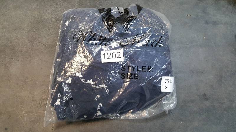 lot 1202 image: Womens White Mark Gwyneth Embroidered Dress Blue S