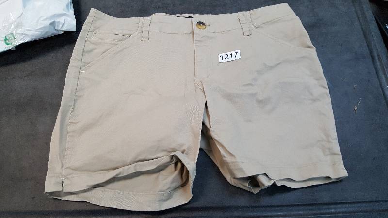 lot 1217 image: Lee Womens Essential Chino Shorts Khaki 12