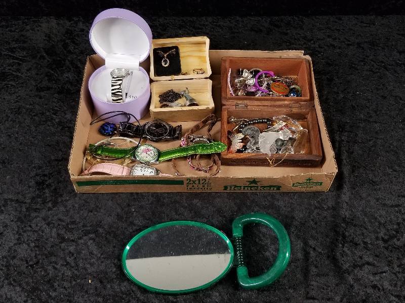 lot 55 image: Lot - Misc Jewelry