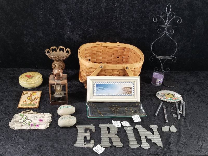 lot 57 image: Lot - Misc Home Dcor, Windchime, Candles, Metal Candleholders, etc