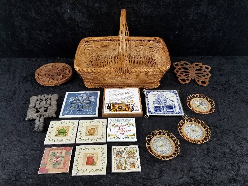 lot 59 image: Lot - Misc Trivets