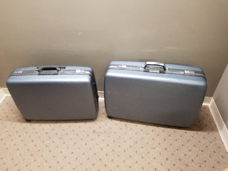 lot 62 image: Pair American Tourister Hardcase Suitcases