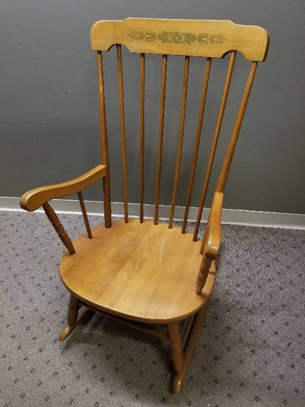 lot 64 image: Wood Rocking Chair, 40x23x18