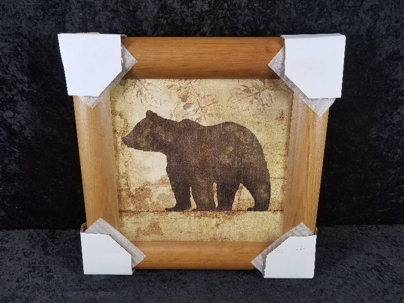 lot 9 image: Faux Log Framed Bear, 16x16