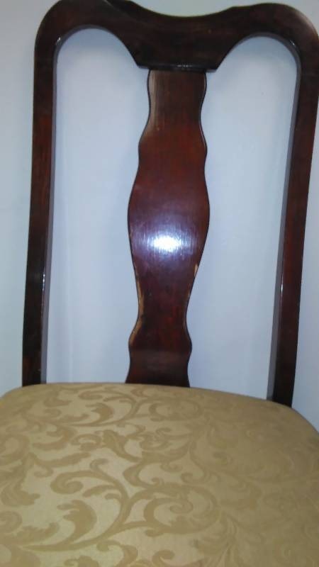 lot 60 image: Wood Side Chairs with Cherry Wood Finish (2)