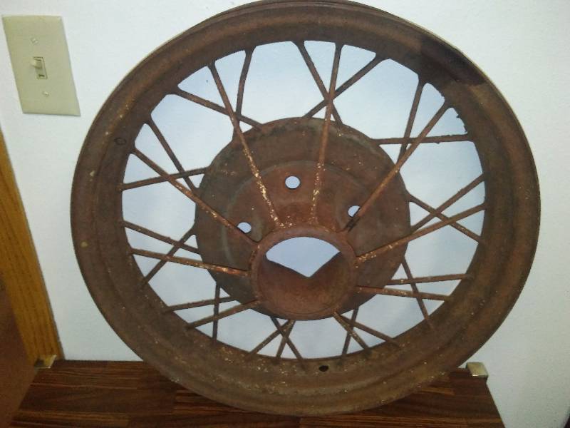 lot 11 image: Spoked Steel Rim (1)