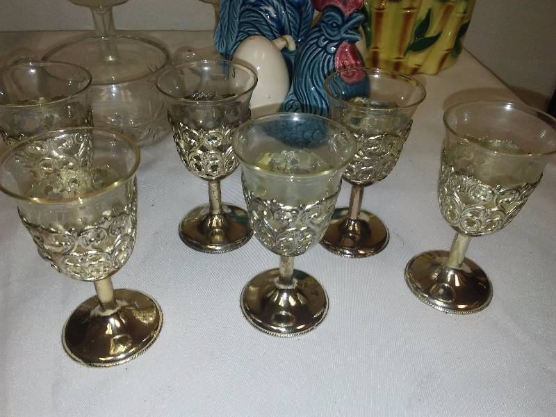 lot 23 image: Beautiful Vintage Lot