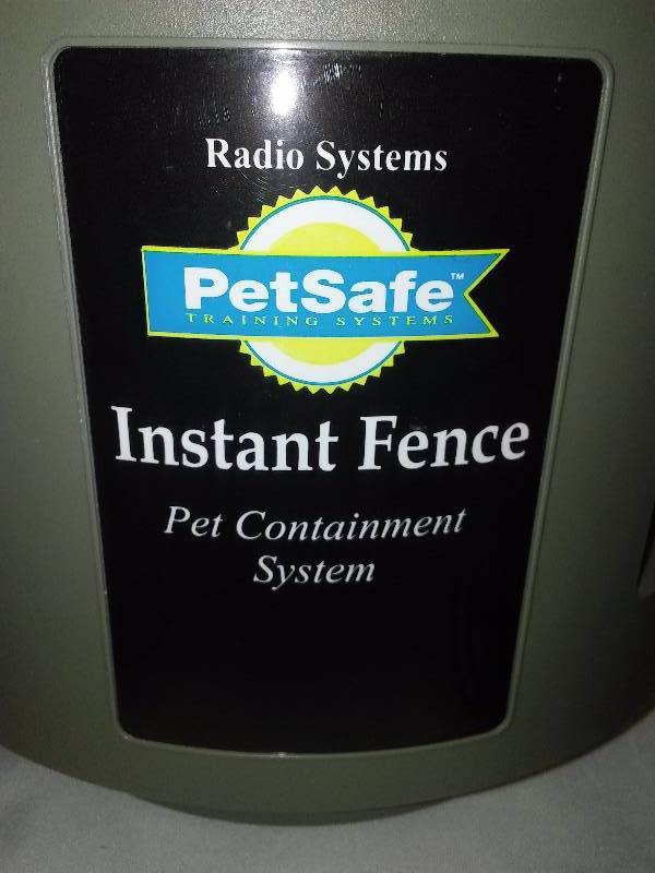 lot 24 image: PetSafe Instant Fence, FRA-67 New without box