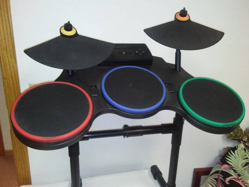 lot 59 image: Play Station 3 Guitar Hero Drum Set, excellent condition foot pedal