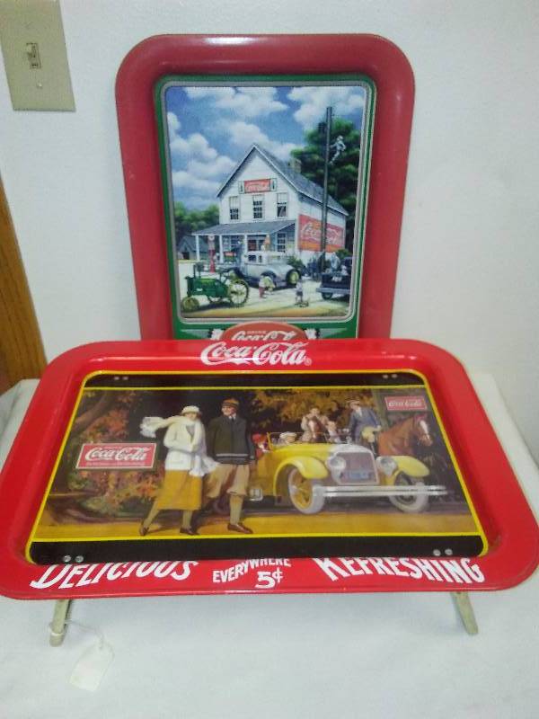 lot 70 image: Vintage Coca Cola Memorabilia (2)