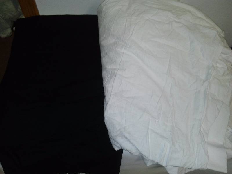lot 74 image: Photo Backdrop Material (2)