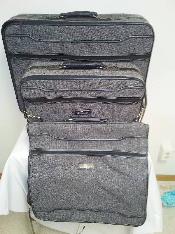lot 116 image: Jordache Suitcases (3) Like New