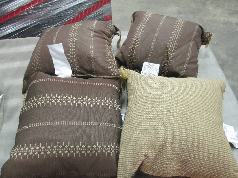 Lot of 4  Bombay Outdoors Trevor St...