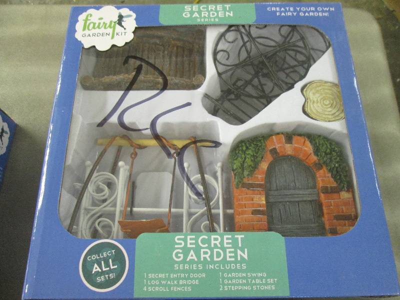 Lot of 2 Arcadia Garden Products Se...