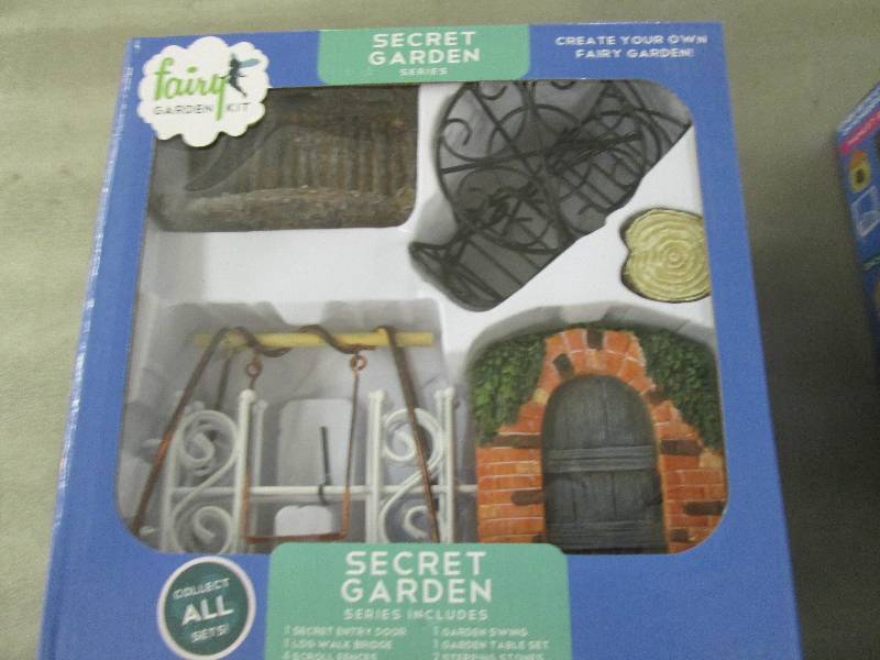 Lot of 2 Arcadia Garden Products Se...